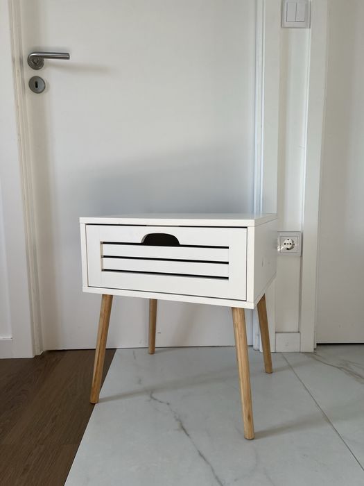Mesa De cabeceira Branca e Madeira Bambu Jysk