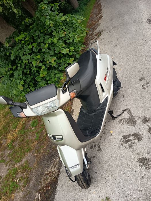 Skuter peugeot sv100