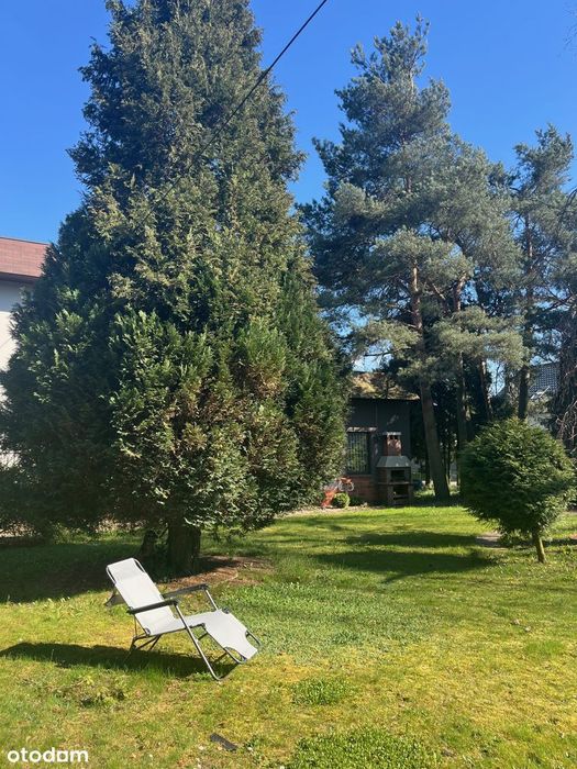 Przestronny ,zadbany dom z pięknym dużym ogrodem.