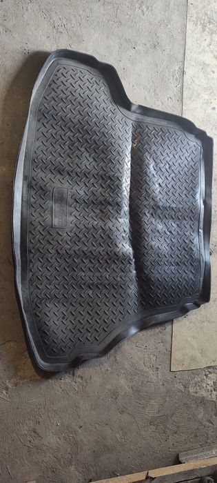 Коврик в багажник Кіа Маджентіс