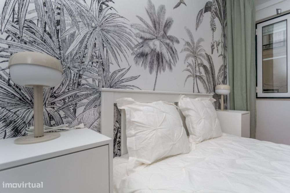 Apartamento com 5 quartos - localizado em Anjos Lisbon