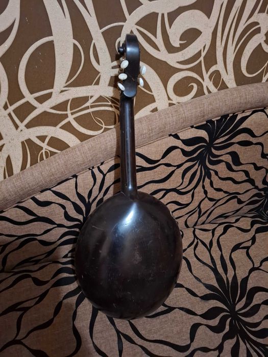 Домра під реставрацію