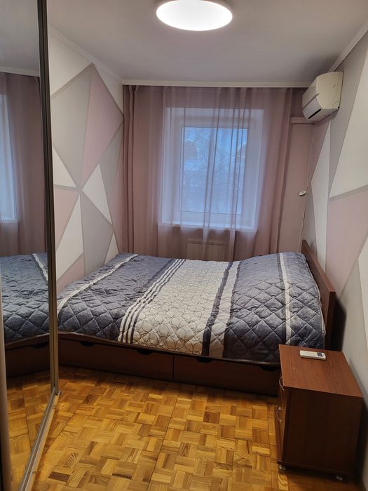 Простора  ДВОКІМНАТНА  квартира  В  ЦЕНТРІ