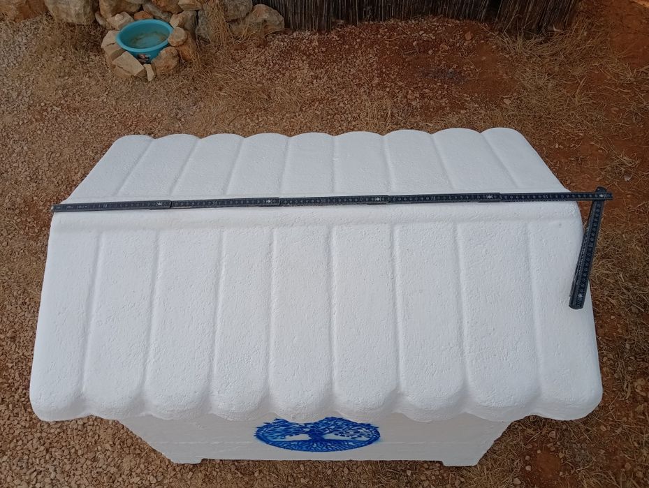 Casota de cimento para cão médio, restaurada, como nova