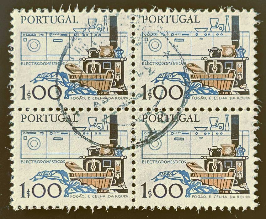 Quadra de selos usados de 1$00 - Instrumentos de trabalho - 1979