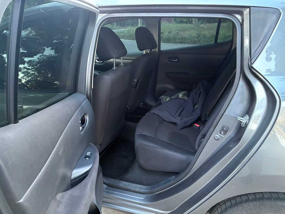 Nissan Leaf 2015 продам