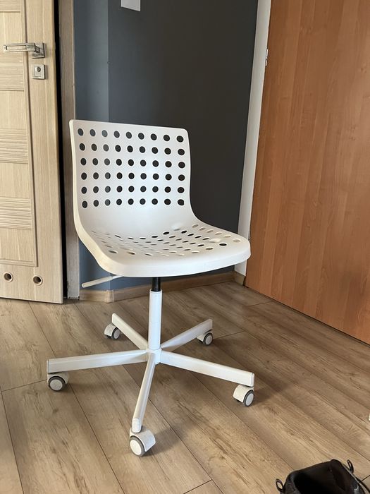 Krzesło obrotowe plastikowe do biurka Ikea