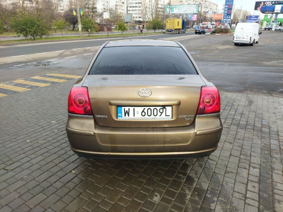 Toyota avensis 2.2 дизель