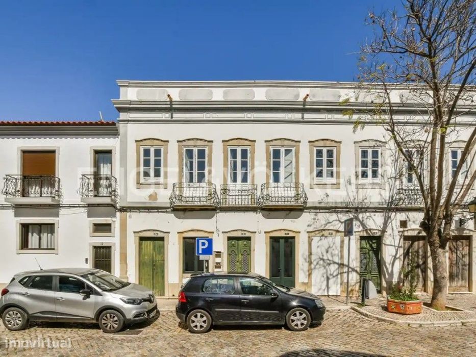 Palacete Histórico em Estoi - Oportunidade Única de Investimento