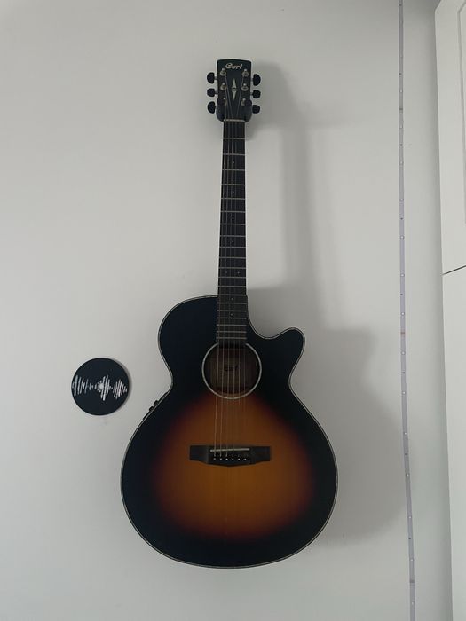 Guitarra Cort (usada)