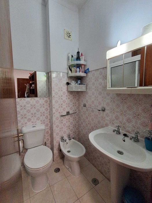 Apartamento T2 Em ótimas condições a Venda, Junto ao Parque Central da Amadora a bom Preço.