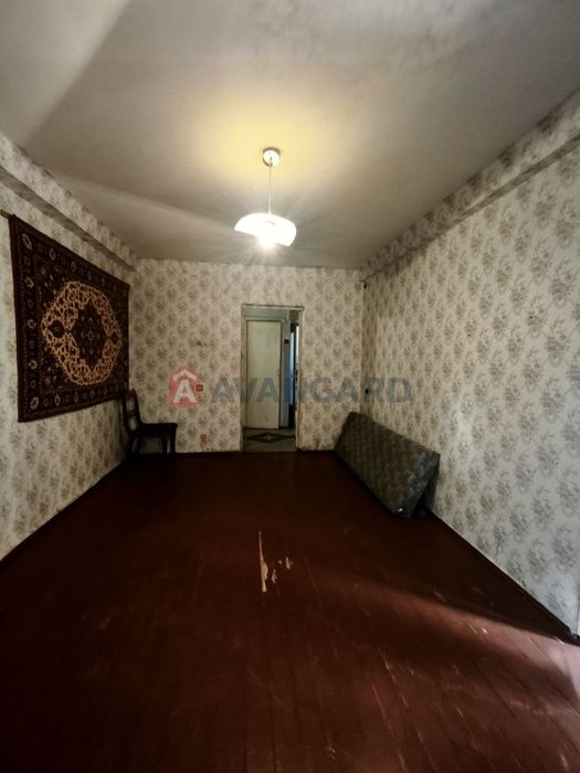 Продам 3 кімнатну квартиру. Під ремонт. Р-н Вокзалів