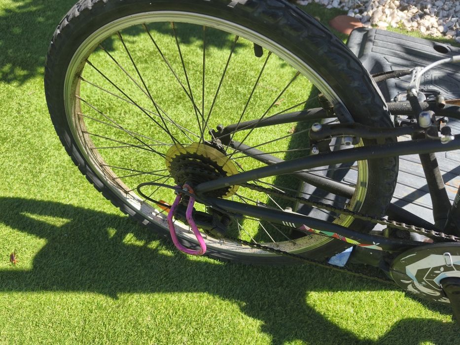 Bicicleta ideal para criança dos 9 as 12 anos roda 24