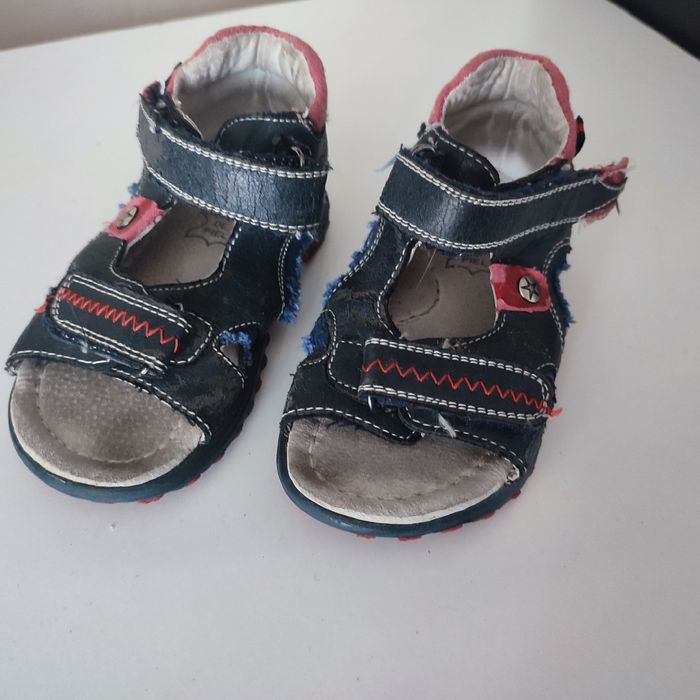 Buty sandalki ze skóry rozm.22