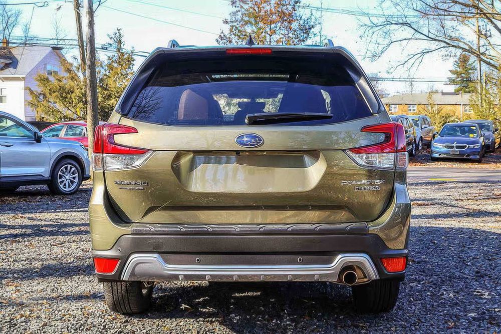 Subaru Forester Touring Crossover      2024