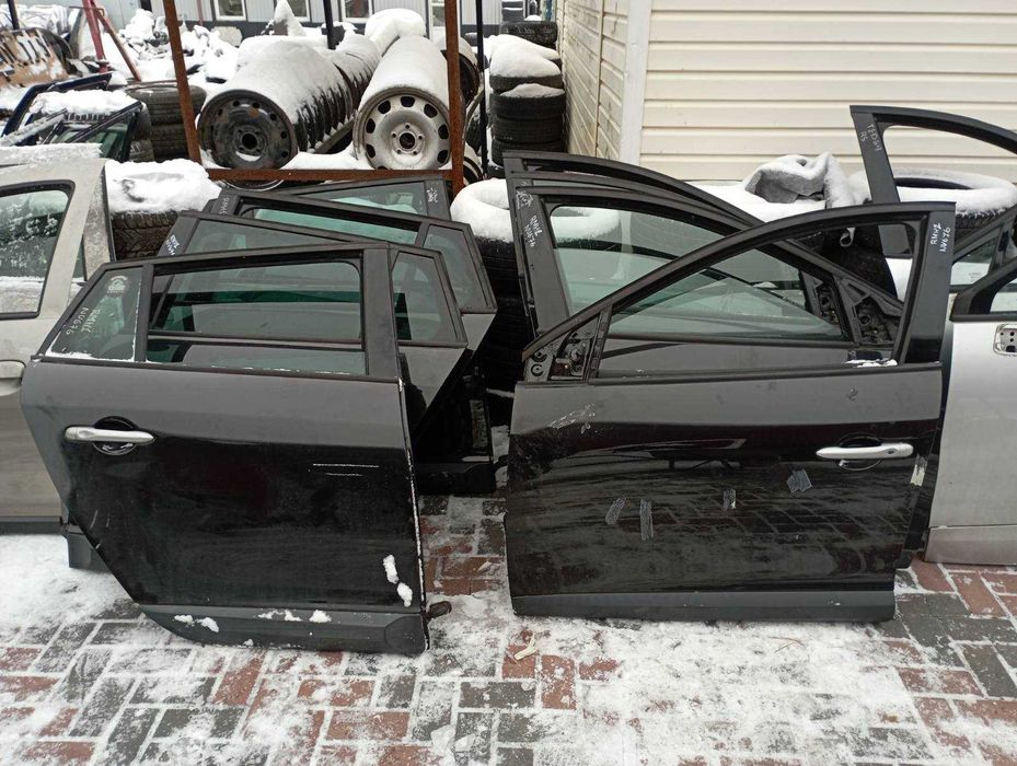 Двері права ліва Renault Megane 3 (2009-2015)