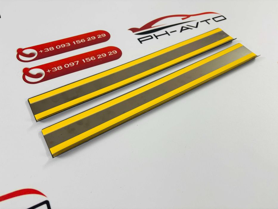 Накладки на пороги Opel Vivaro 2 2014+ нержавійка + Карбон