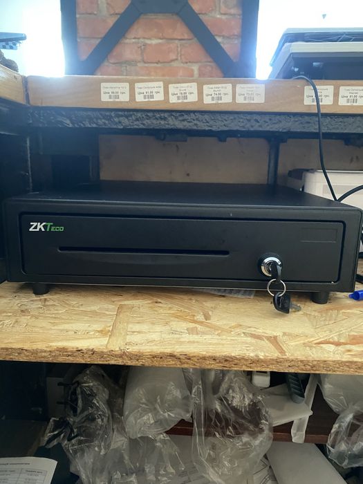 Обладнання (POS): термінал моноблочний, ваги електронні, сканер