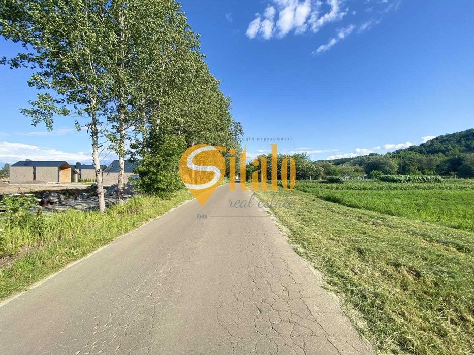 Ділянка з видом на К. Карпати, поруч із озером Підгірці