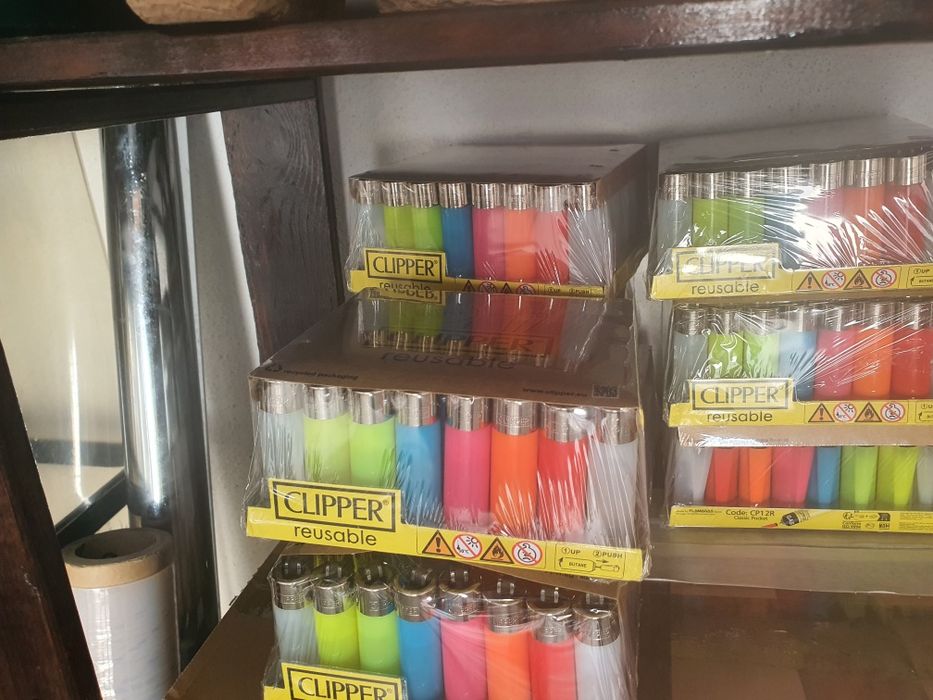 96 isqueiros clipper- 2 caixas