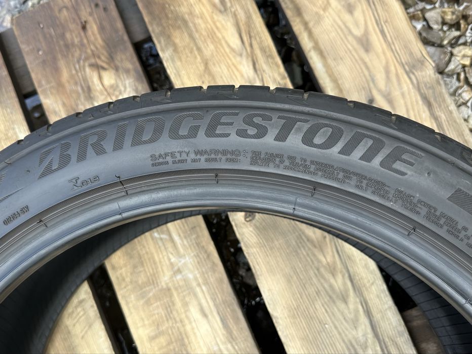 Літні Шини 235 45 R19 Bridgestone Potenza S001