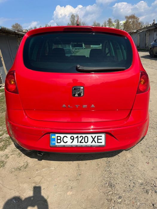 Сеат Альтеа  власниця