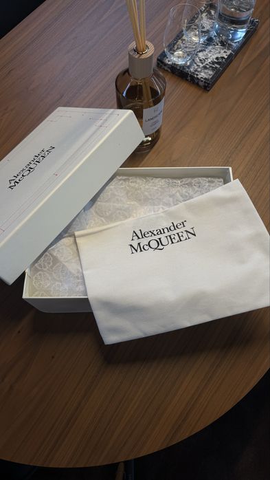 Alexander McQueen Velour 41