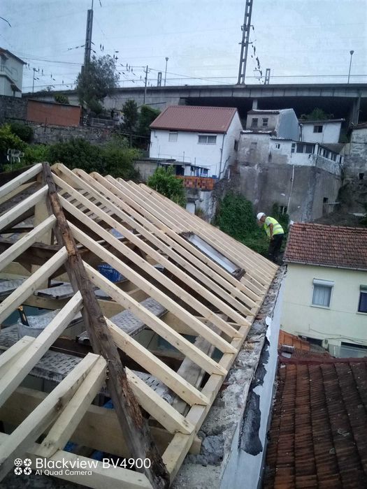 Construção e Reparação de Telhados