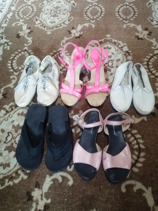 Продам недорого пакет  женской обуви