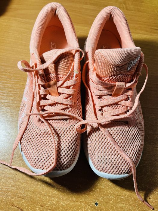 Продам  кроссовки