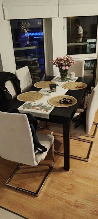 Komplet 6 krzeseł ładne z pokrowcami