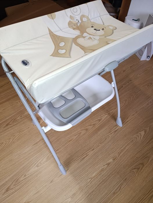 Fraldário/Banheira Cam