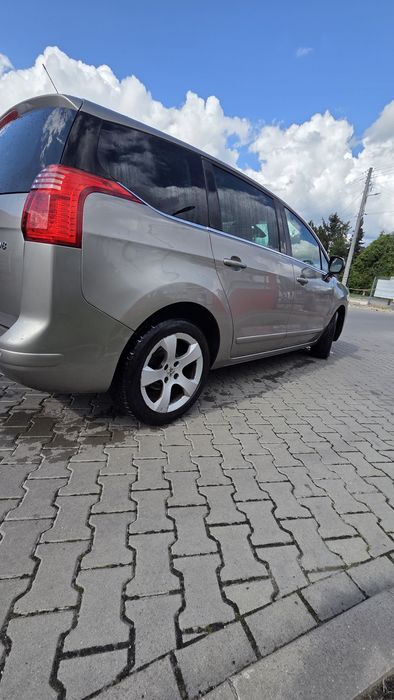 Sprzedam peugeot 5008 2012r 1.6  hdi  7-osob