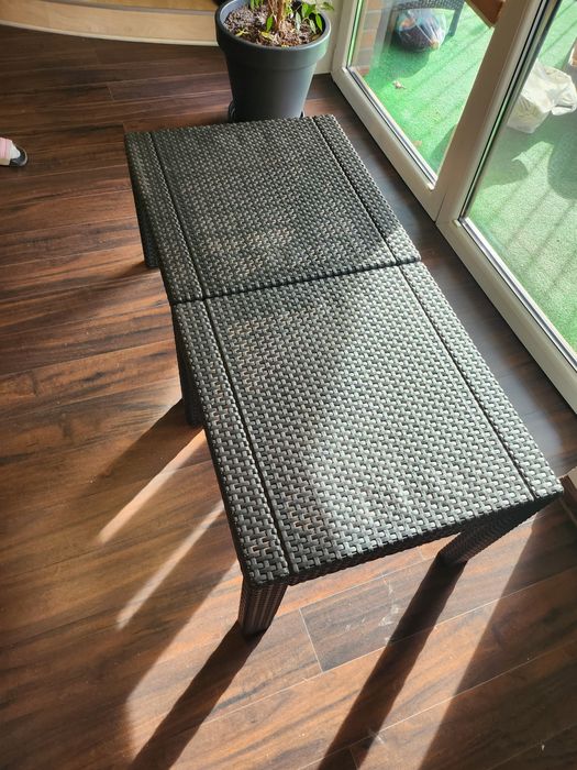 Stoliki technorattan