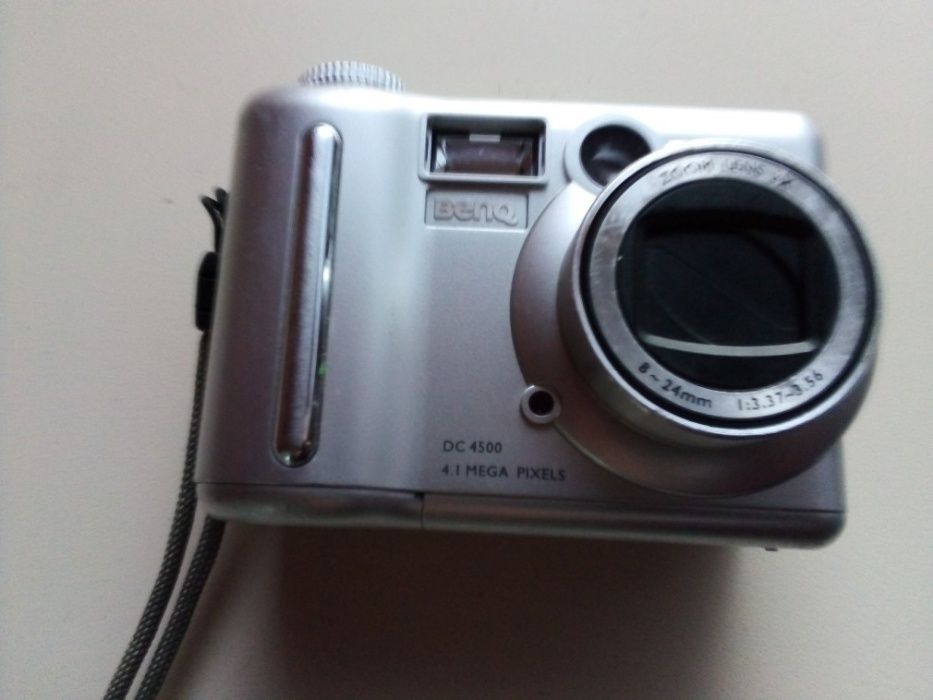 Máquinas fotográficas Roniflex X3000 e Benq DL4500