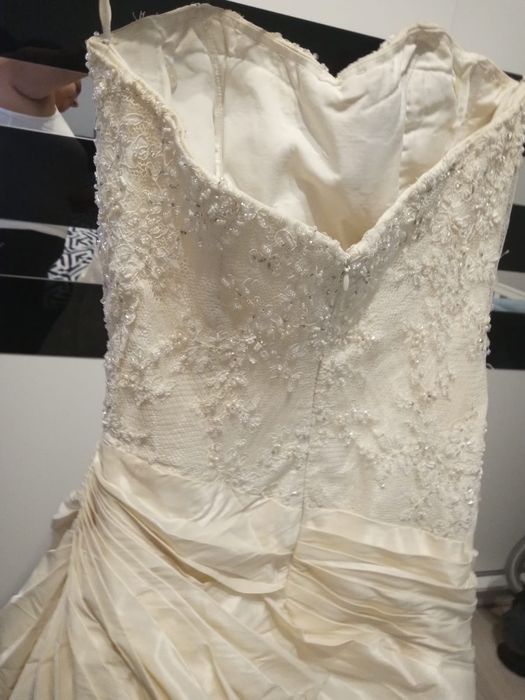 Suknia ślubna kremowa