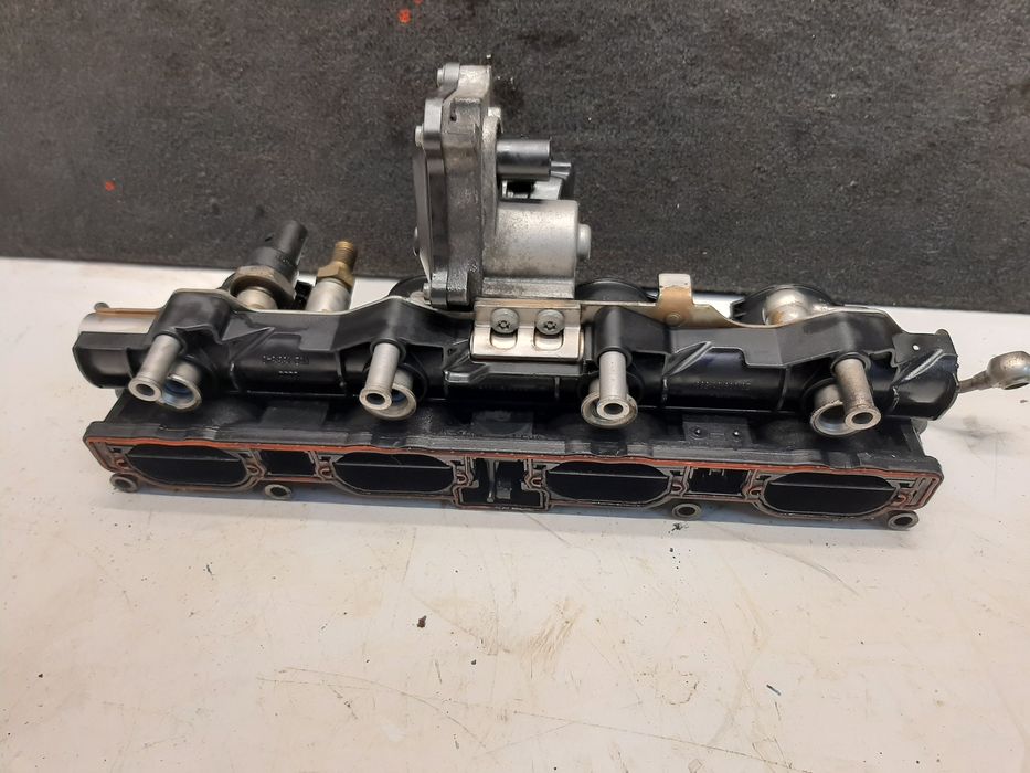 распределитель топлива (рампа) 06d133209t Passat B6 Touran Golf Skoda