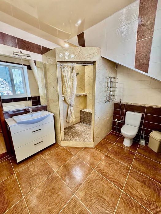 Оренда таунхауса в Нагірній частині міста