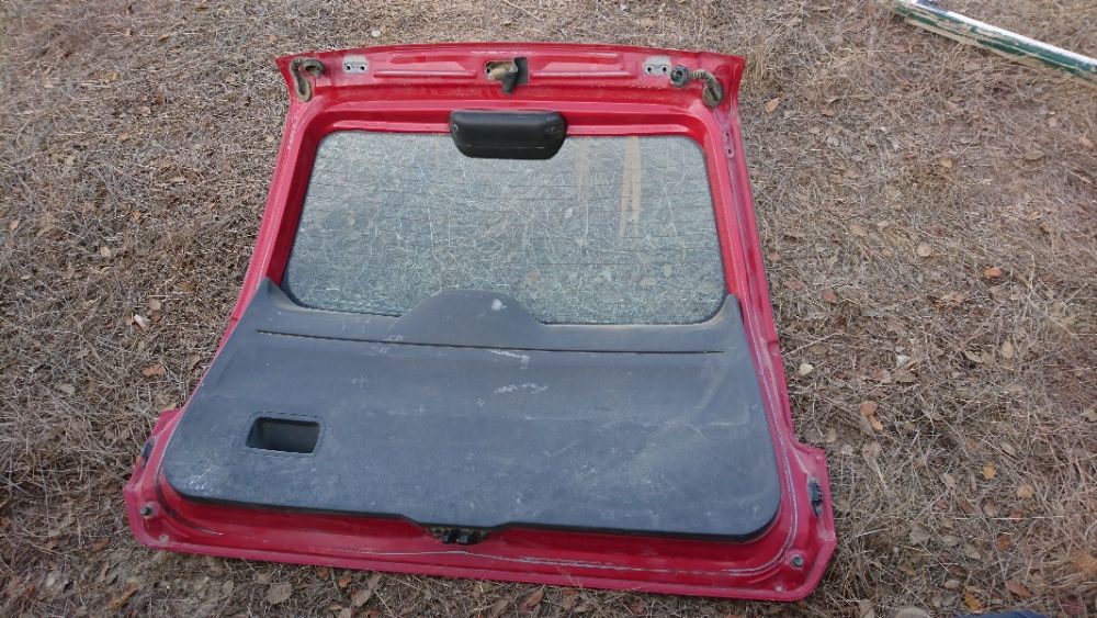 Tampa da mala Mitsubishi Space Star