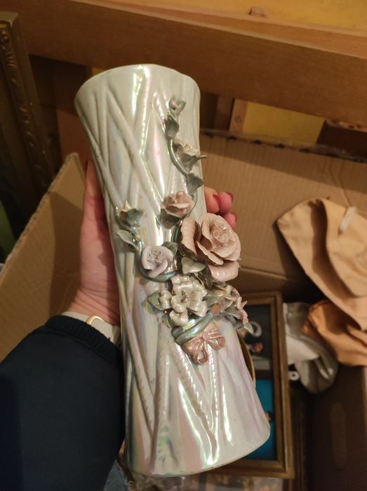 Wazon z kwiatem jasny