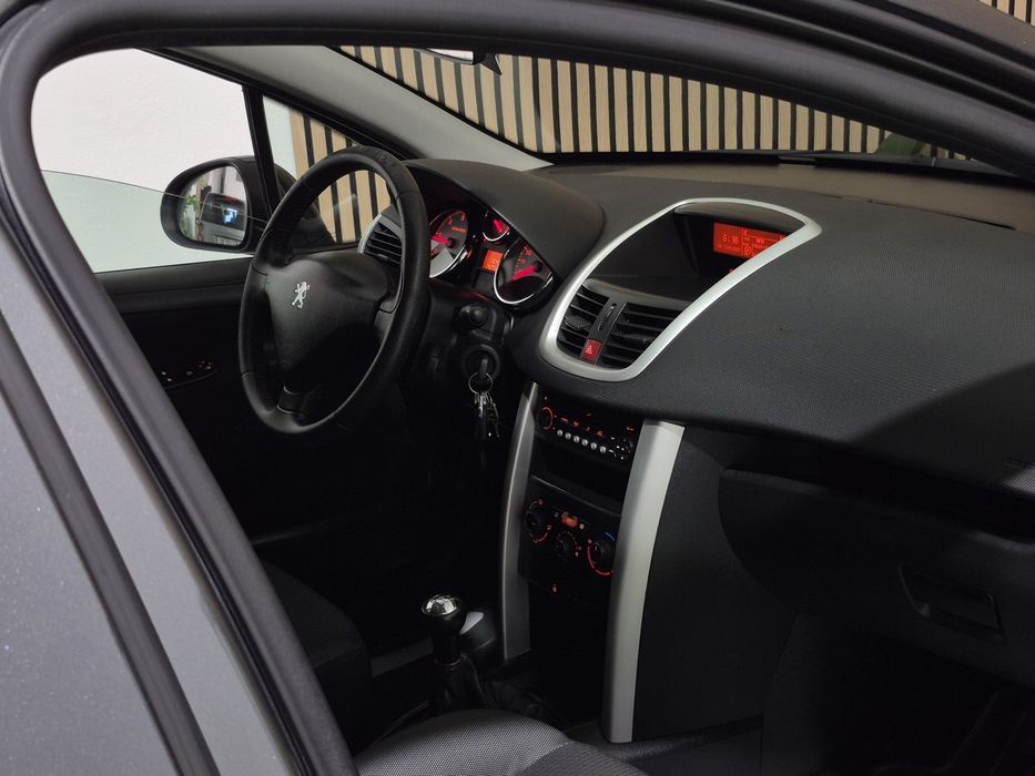 Peugeot 207 1.4HDI - 142.000KM | GARANTIA | NACIONAL
