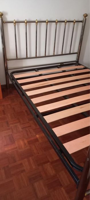 Cama de casal com colchão