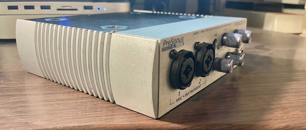 Звукова карта Presonus FireBox.