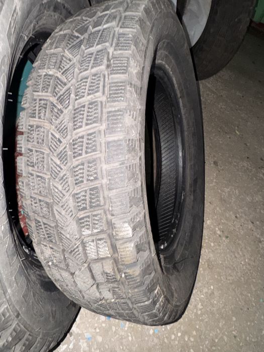 Шины зима 215/70