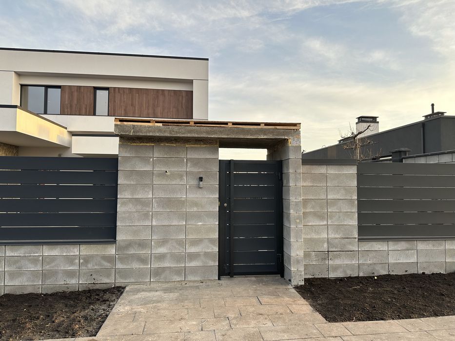 Паркани,забори,технічні приміщеня,гаражи