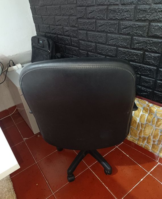 Cadeira giratória pra escritório