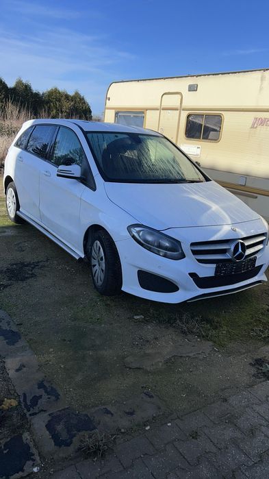 Mercedes d220 B klasa
