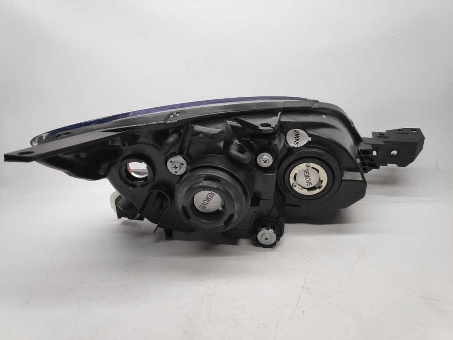 Vendo farol direito Mazda 3 bk