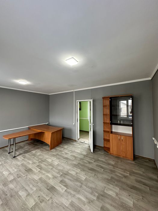 Сдам офис 30 м2 Таирова. Свет есть всегда. Коммуналка входит в аренду