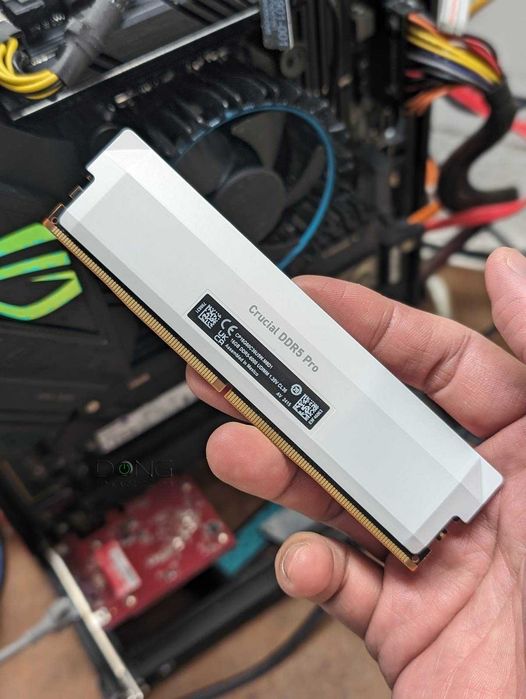 Оперативна пам'ять Crucial Pro DDR5-6400 16384MB (2x16) XMP